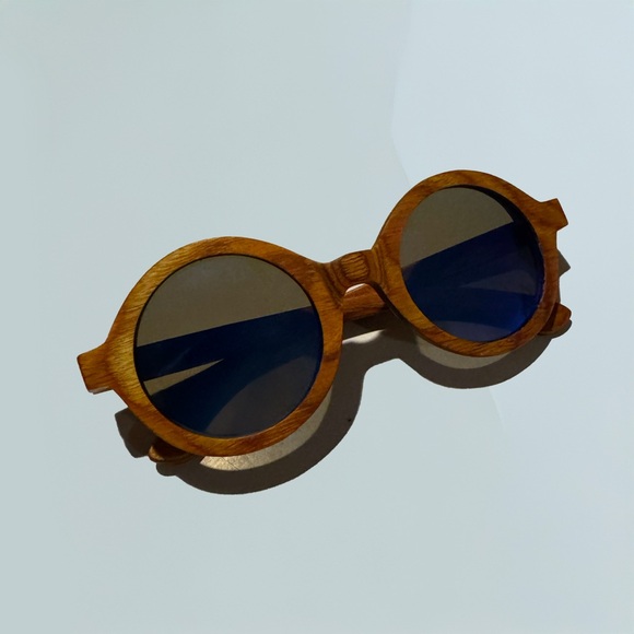 Emolly Wooden Sunglasses - Picture 1 of 4